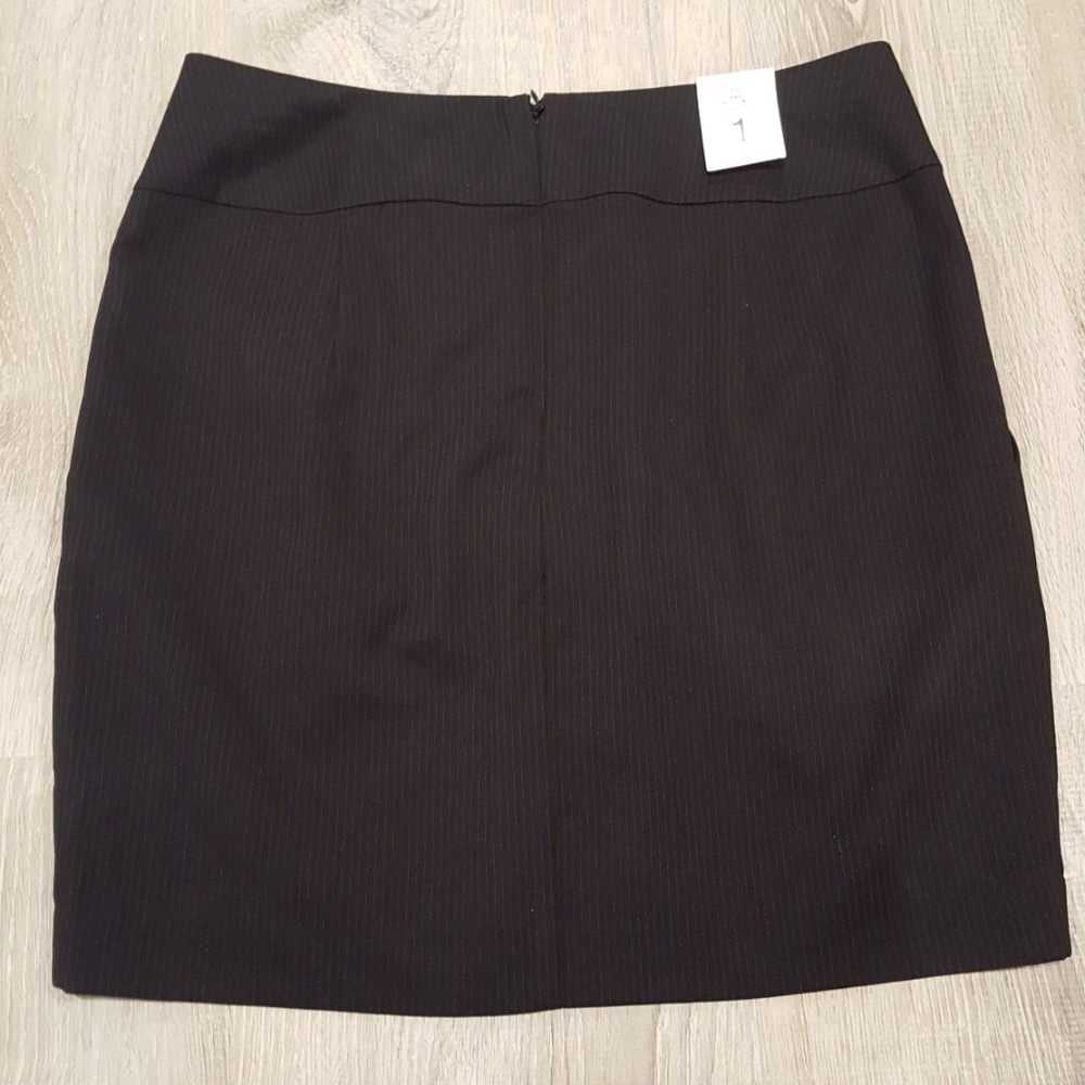 3 for $20 Gap Mini Black Skirt - Picture 1 of 3